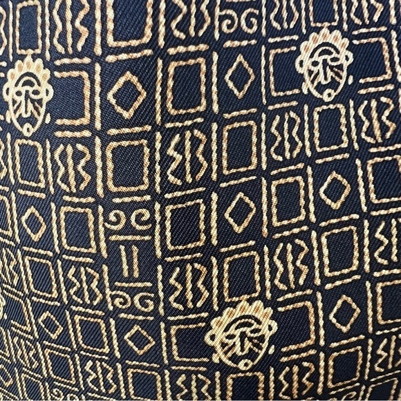 AUTHENTIC HERMÉS MENS BLACK AND GOLD SILK AND ANGORA TRIBAL MUFFLER SCARF - Picture 4 of 6